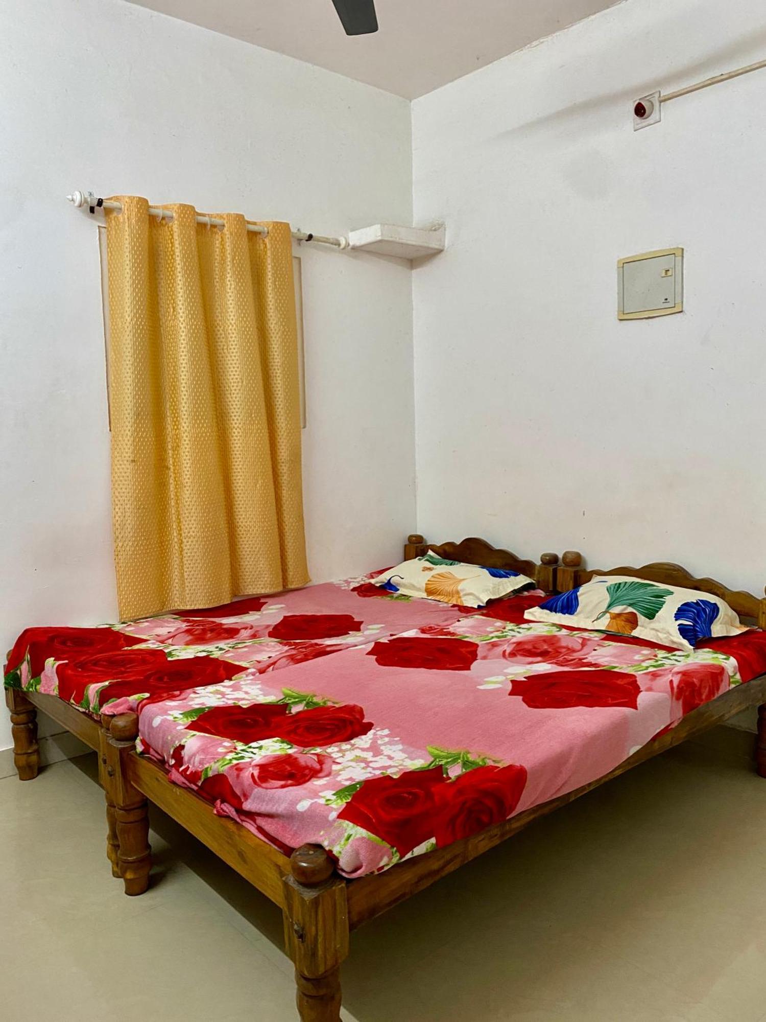 Rajatheeram Beach Homestay & Backwater Cruise Alleppey アーラップーザ県 エクステリア 写真