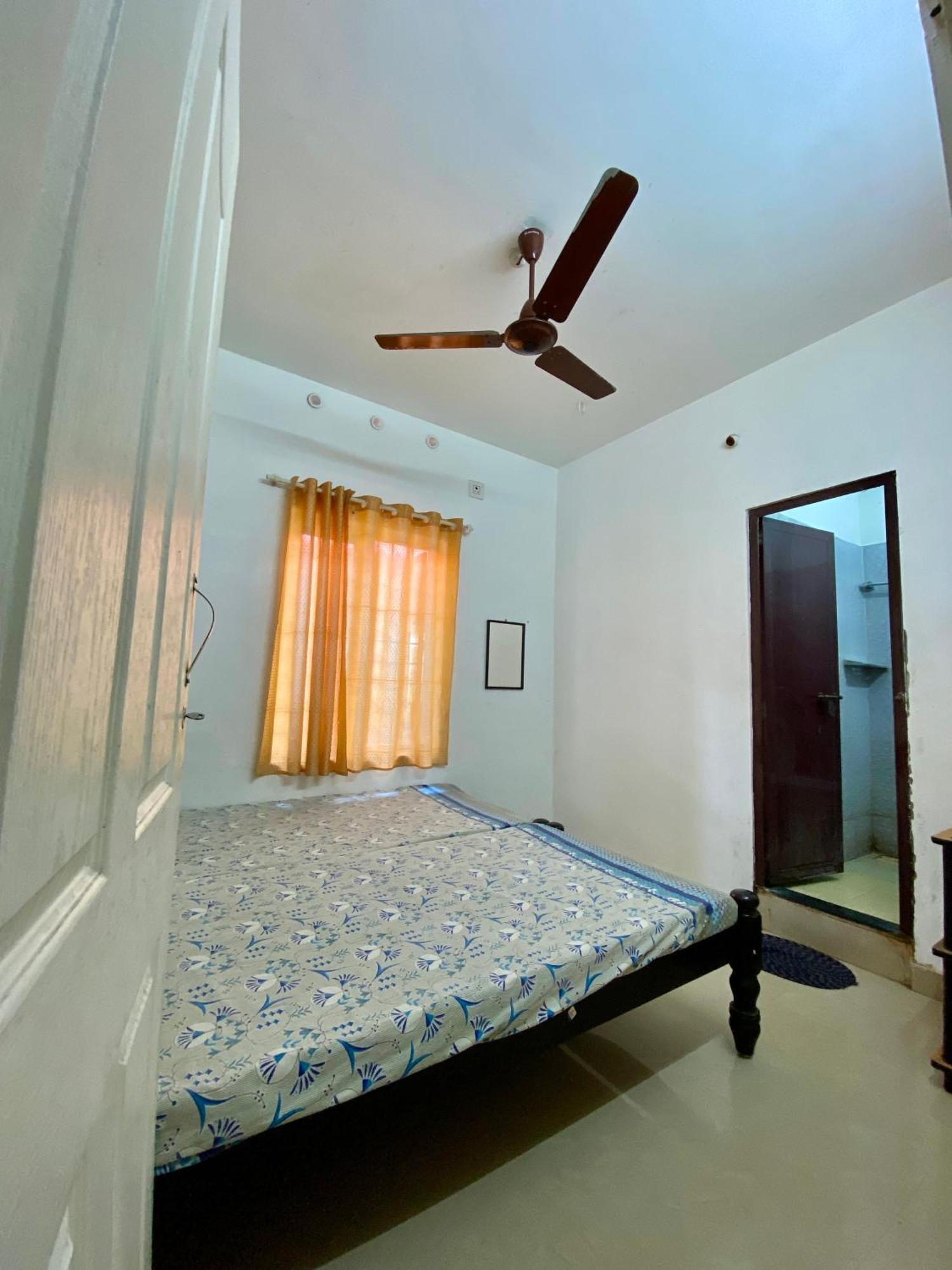 Rajatheeram Beach Homestay & Backwater Cruise Alleppey アーラップーザ県 エクステリア 写真
