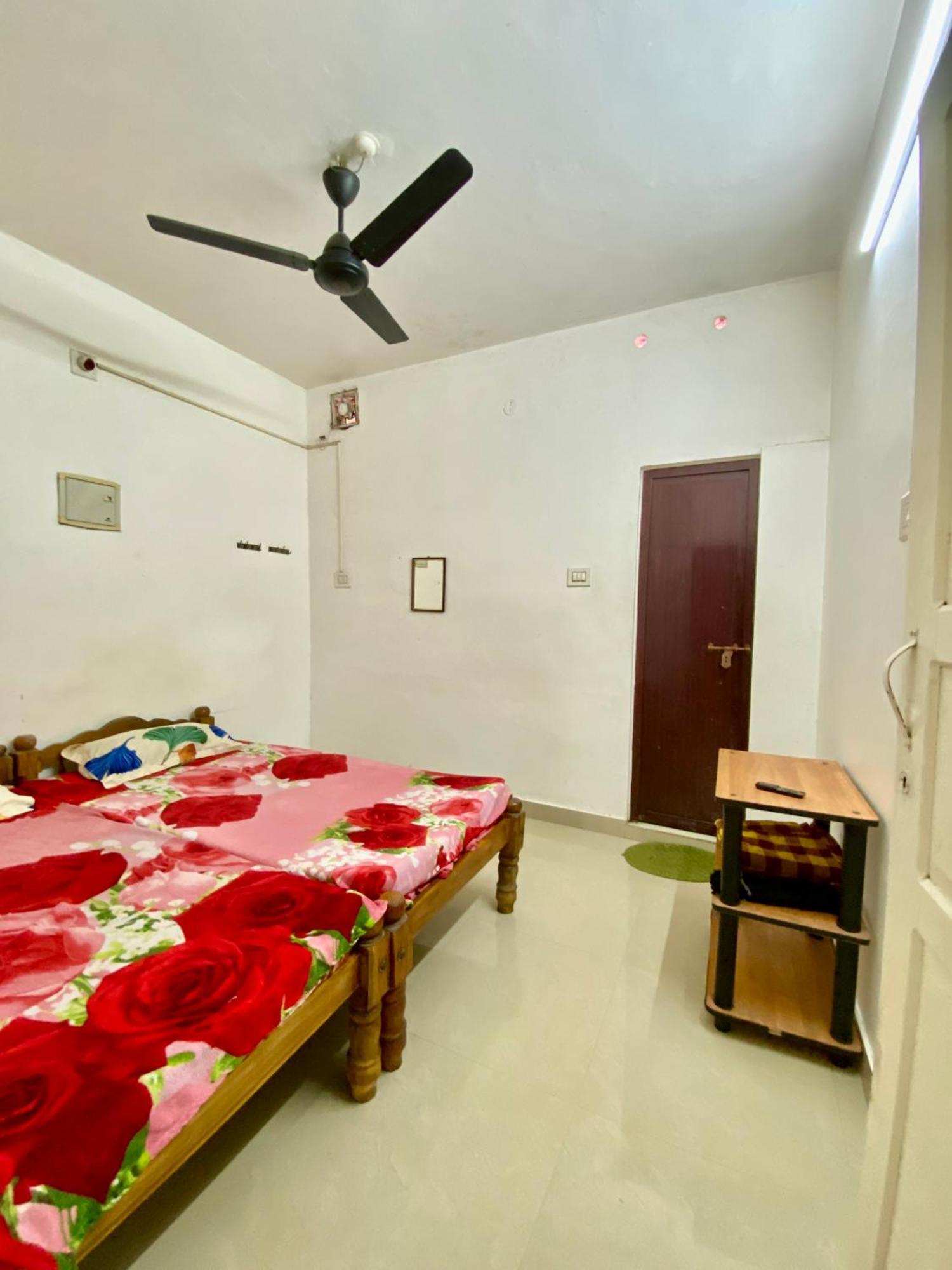 Rajatheeram Beach Homestay & Backwater Cruise Alleppey アーラップーザ県 エクステリア 写真