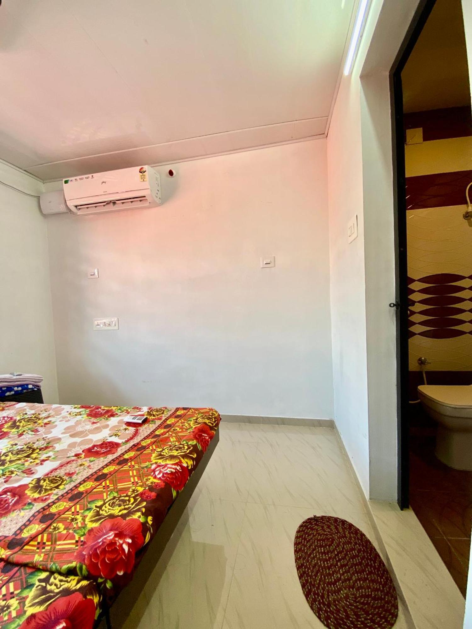 Rajatheeram Beach Homestay & Backwater Cruise Alleppey アーラップーザ県 エクステリア 写真