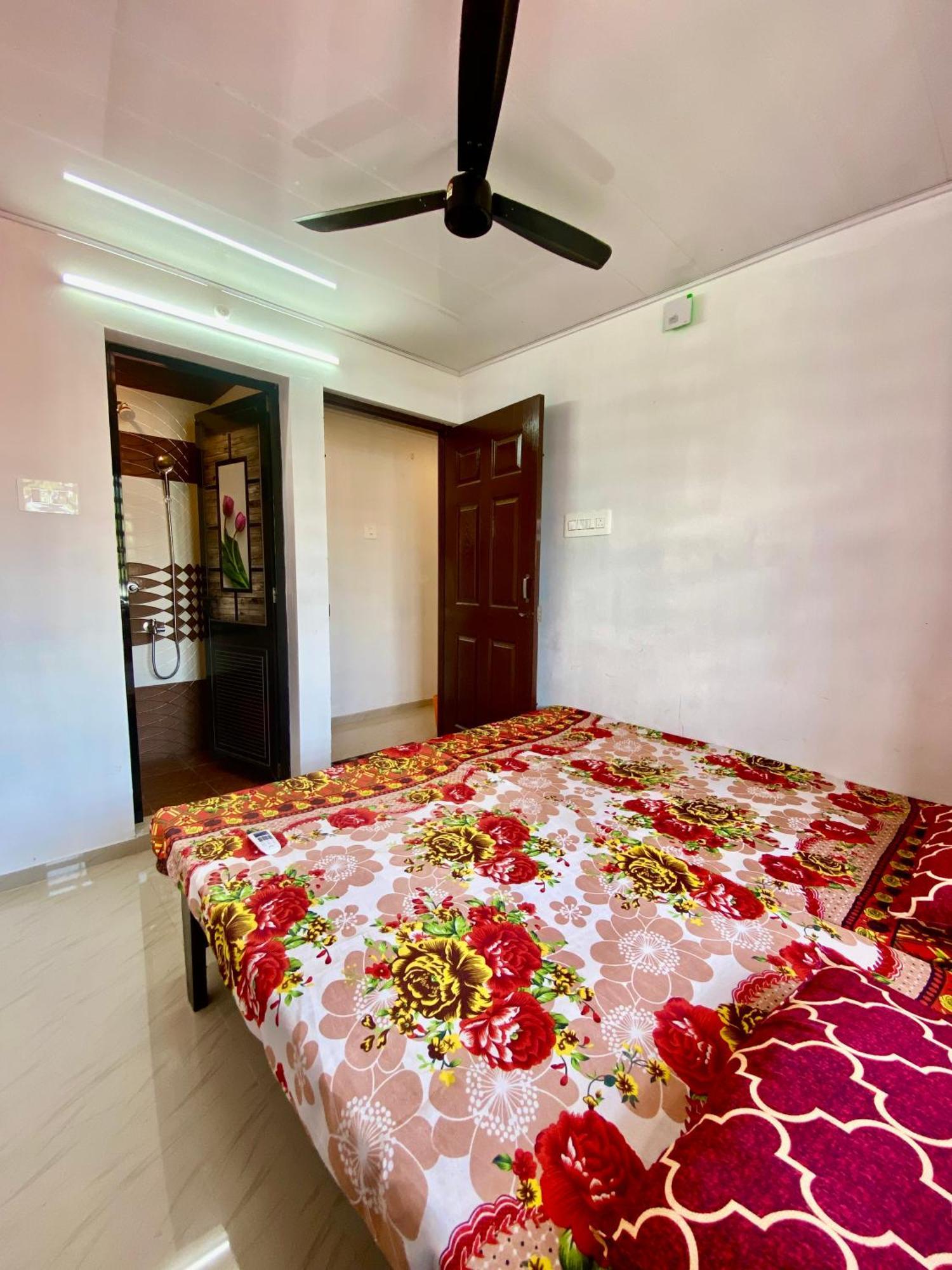 Rajatheeram Beach Homestay & Backwater Cruise Alleppey アーラップーザ県 エクステリア 写真