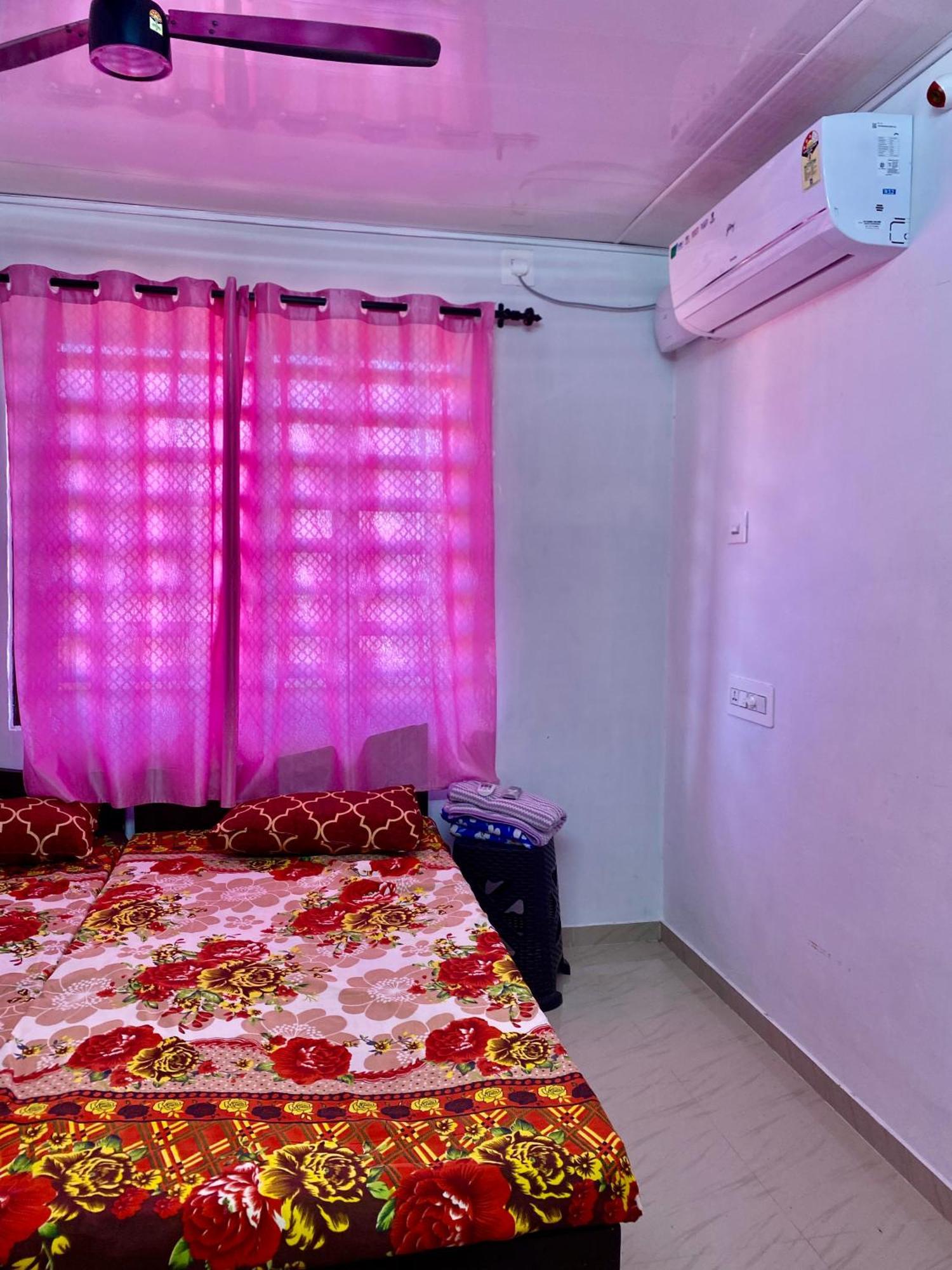 Rajatheeram Beach Homestay & Backwater Cruise Alleppey アーラップーザ県 エクステリア 写真