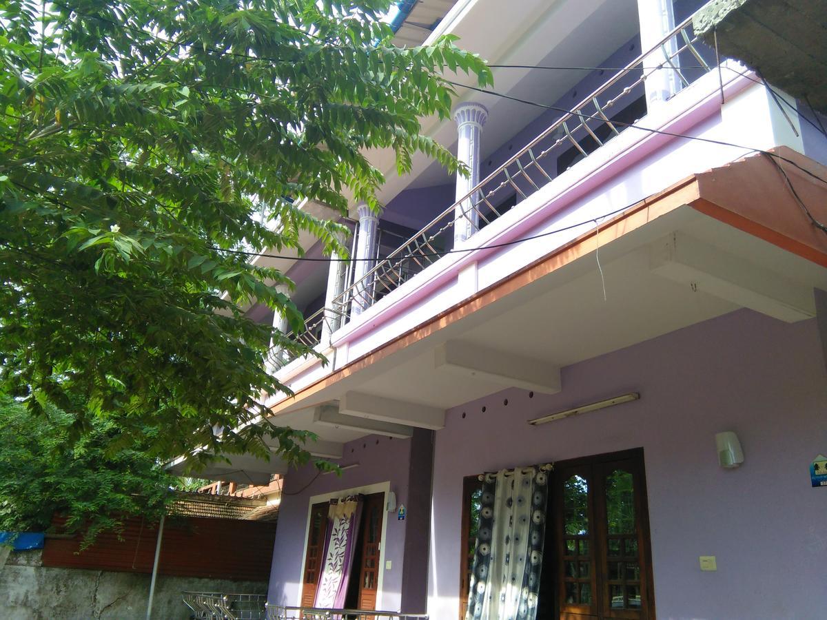 Rajatheeram Beach Homestay & Backwater Cruise Alleppey アーラップーザ県 エクステリア 写真