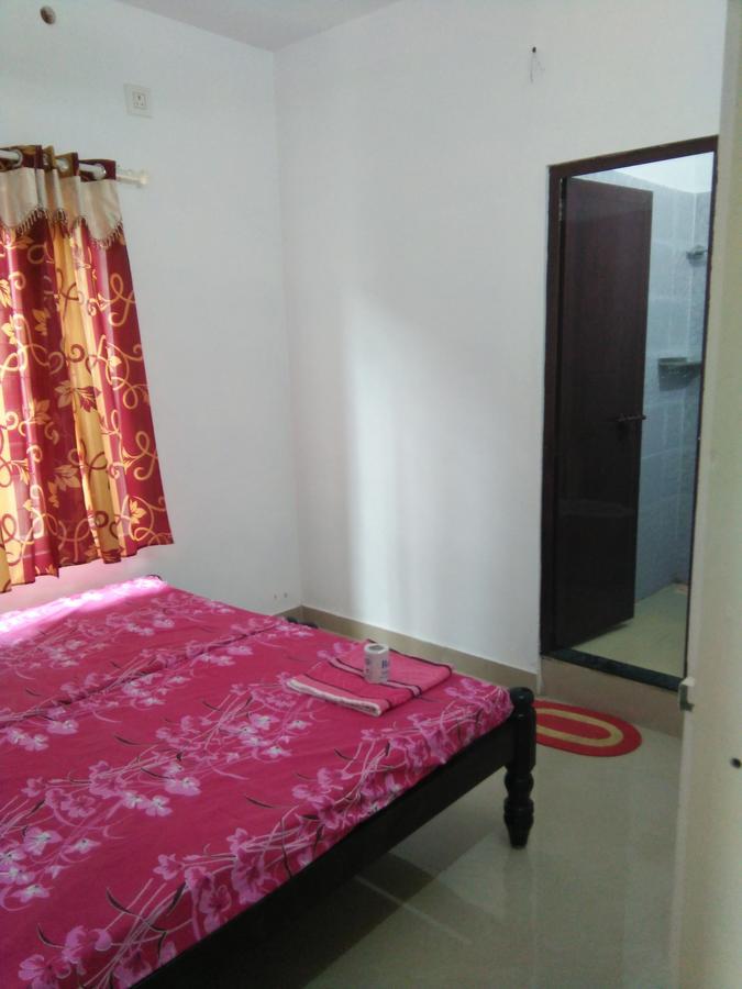 Rajatheeram Beach Homestay & Backwater Cruise Alleppey アーラップーザ県 エクステリア 写真
