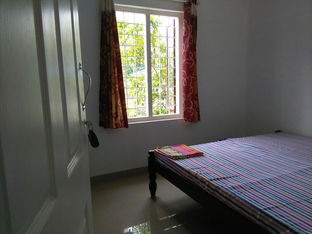 Rajatheeram Beach Homestay & Backwater Cruise Alleppey アーラップーザ県 エクステリア 写真