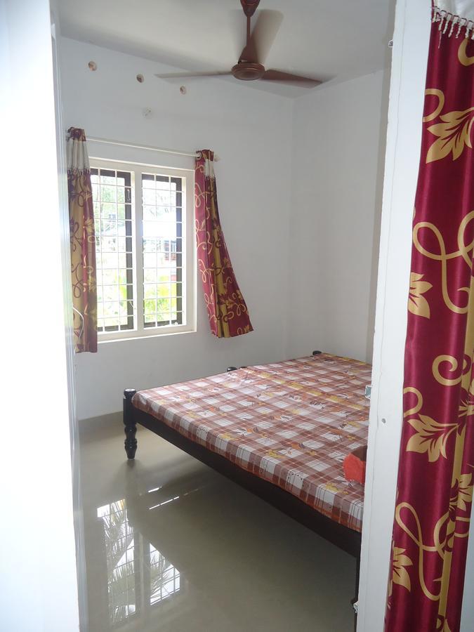 Rajatheeram Beach Homestay & Backwater Cruise Alleppey アーラップーザ県 エクステリア 写真