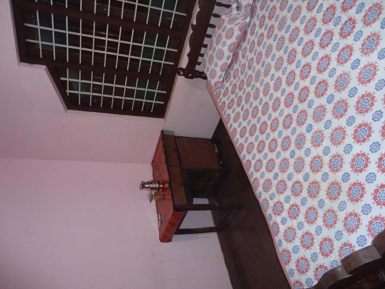 Rajatheeram Beach Homestay & Backwater Cruise Alleppey アーラップーザ県 エクステリア 写真